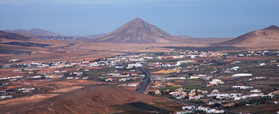 Fuerteventura Esencial: De Cuevas Salvajes a Dunas Doradas